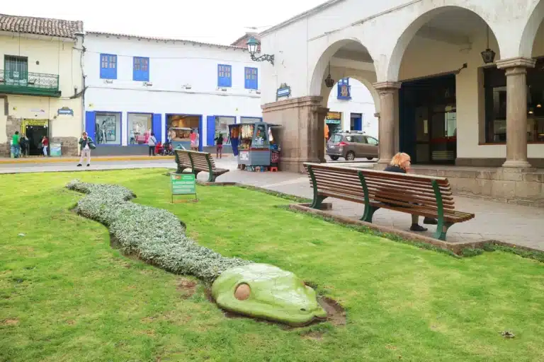 Espinar Square in Cuzco: The Gateway to Maukallaqta